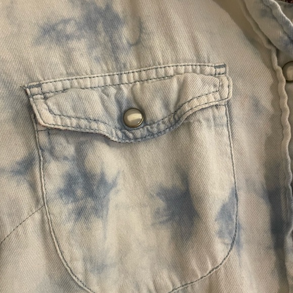 Jachs Girlfriend jewelled acid wash and floral button down small - Picture 4 of 5